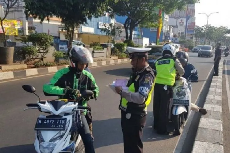 Razia Lalu Lintas/Motorplus-Online.com