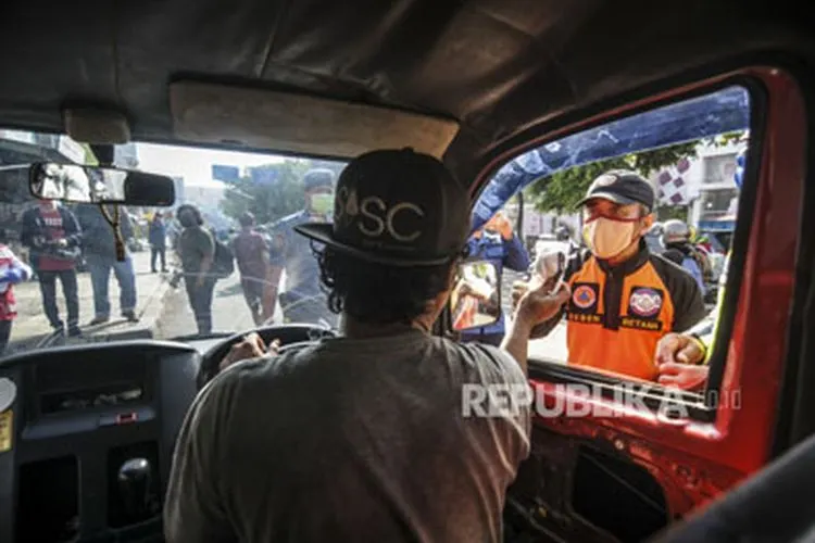 Operasi Bersama (ilustrasi) Satpol PP Depok Tindak 62 Pelanggar. Foto: Republika/Putra M. Akbar