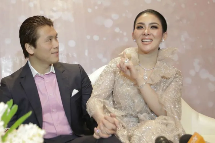 Reino Barack dan Syahrini