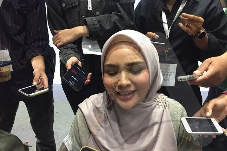 Ria Miranda usai konferensi pers The Seventh Annual Show RiaMiranda di Senayan City, Jakarta Pusat, Jumat (29/11/2019). (Ayojakarta.com/Istihanah Soejoethi)