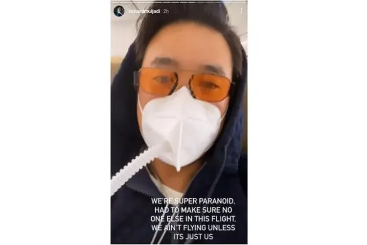 Pengusaha kaya-raya Richard Muljadi membeli seluruh kursi penumpang pesawat Batik Air ID6502 karena takut corona/ instagram via Suara.com