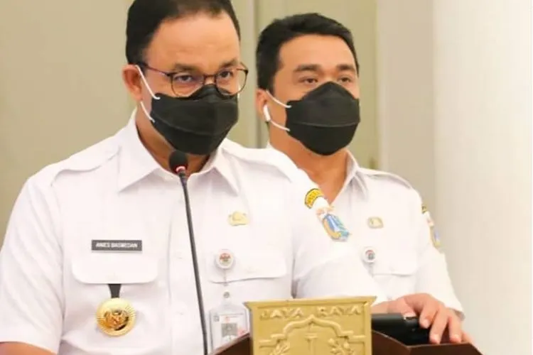 Gubernur DKI Jakarta Anies Baswedan (kiri) dan wakilnya Ahmad Riza Patria/ instagram