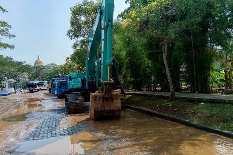 Banjir rob di Penjaringan, Senin (8/6/2020). (Suara.com/Arga)