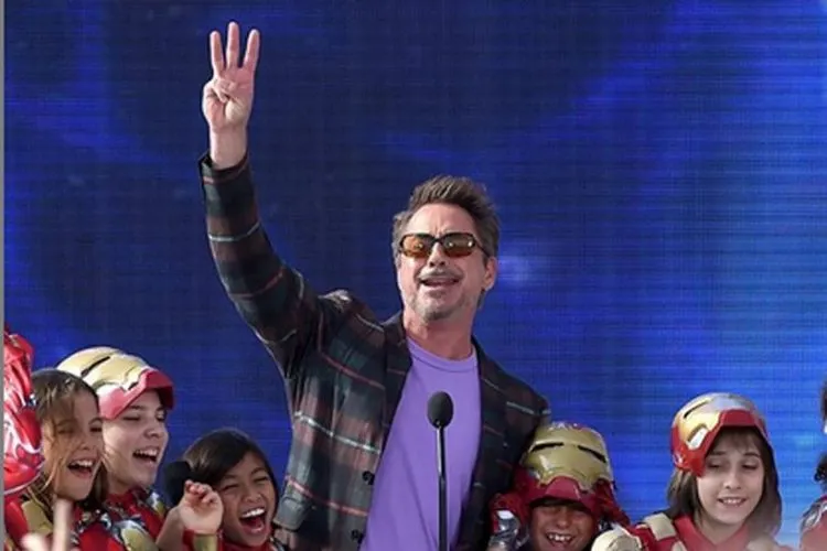 Aktor Robert Downey Jr.meraih penghargaan sebagai aktor terbaik dalam Teen choice Award 2019 yang berlangsung di California, AS, Minggu waktu setempat. (Instagram/TeenChoiceAward)