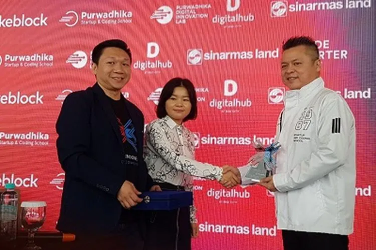 President Director Purwadhika Startup & Coding School), Purwa Hartono, Representative makeX China, Sophie Representative makeX China dan Head of Makeblock Indonesia, Erwin Octavia/Sinar Mas Land