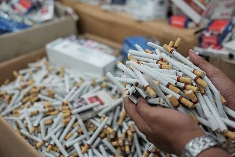 Sebagian pemerintahan daerah masih belum memahami potensi pajak rokok daerah yang bisa digunakan untuk kepentingan kesehatan masyarakat. (Ilustrasi: Sindonews.com)