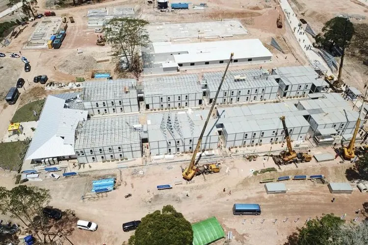 Progres pembangunan rumah sakit khusus Corona (COVID-19) di Pulau Galang, Batam, Kepulauan Riau, Rabu (25/3/2020). (Republika/Antara Foto)