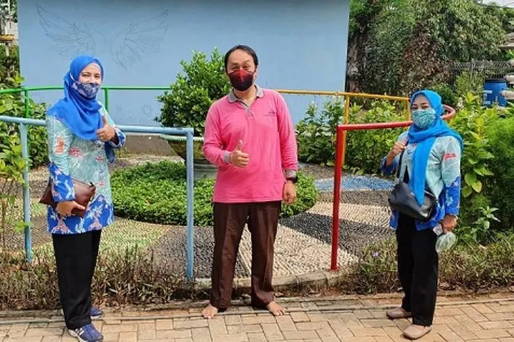 Wakil Ketua I Tim Penggerak PKK Jakarta Utara, Yenny Nursanti ketika melakukan monitoring RPTRA di wilayah Kecamatan Tanjung Priok/dok: utara.jakarta.go.id