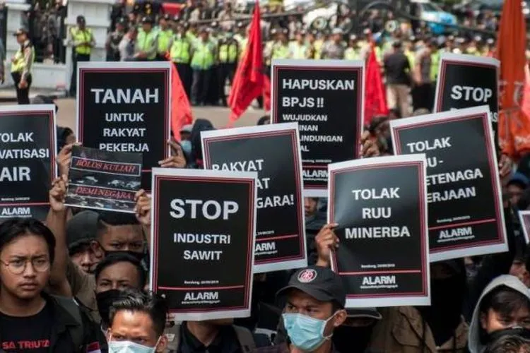 Unjuk rasa menolak pengesahan RUU yang dianggap merugikan Rakyat/Antara