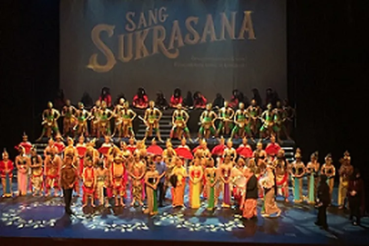 Para pemeran dalam pergelaran wayang Sang Sukrasana di Teater Besar Taman Ismail Marzuki (Dok. Jaya Suprana)