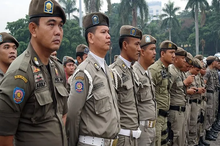 Anggota Satpol PP DKI Jakarta (Arah.com/ Restu Saputra)