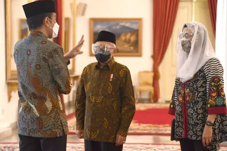 Wapres RI Ma'ruf Amin bersama Presiden RI Jokowi, dan Menkeu Sri Mulyani (dok. warpresri.go.id)