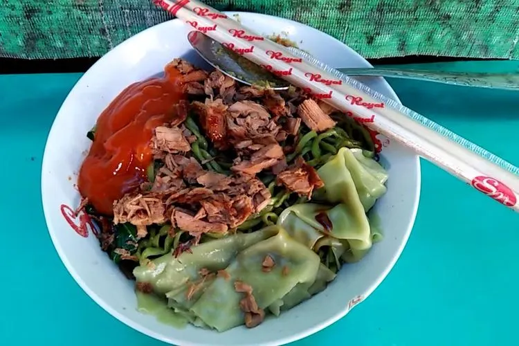 Icip-icip Mi Ayam Hijau yang Menyehatkan