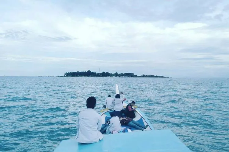 Karang Taruna Unit Pulau Sebira RW 03 Kelurahan Pulau Harapan menerima penghargaan Kalpataru untuk katagori penyelamat lingkungan (pulauseribu.jakarta.go.id)
