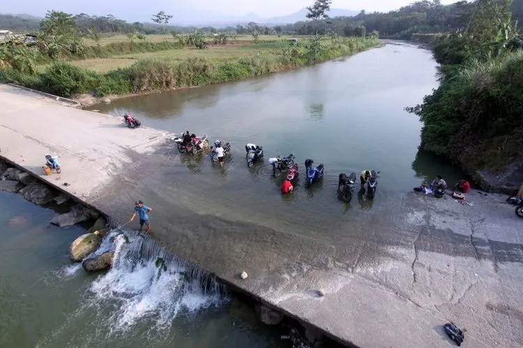 Sungai Cileungsi (republika.co.id)