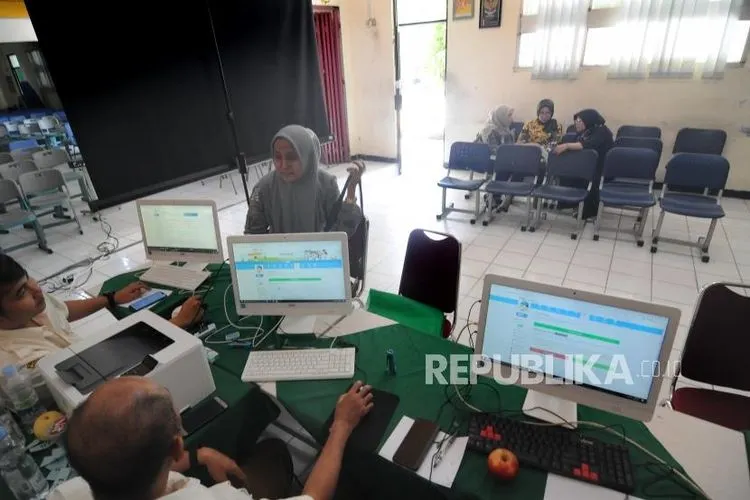 ilustrasi pendaftaran sekolah/ Republika