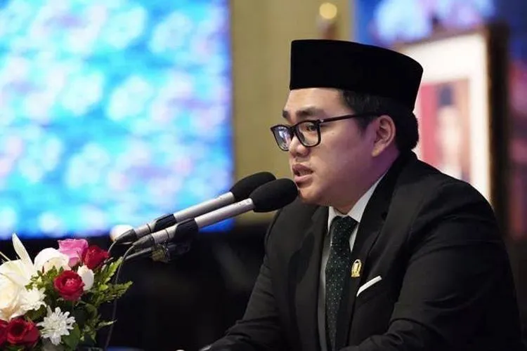 Sekretaris Fraksi PSI, Anthony Winza Prabowo (PSI)