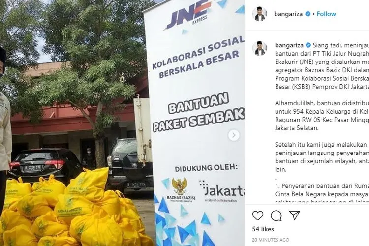 Wakil Gubernur DKI Jakarta, Ahmad Riza Patria meninjau bantuan dari PT Tiki Jalur Nugraha Ekakurir (JNE) yang disalurkan melalui agregator Baznas Baziz DKI dalam Program Kolaborasi Sosial Berskala Besar (KSBB) Pemprov DKI Jakarta. instagram: @bangariza
