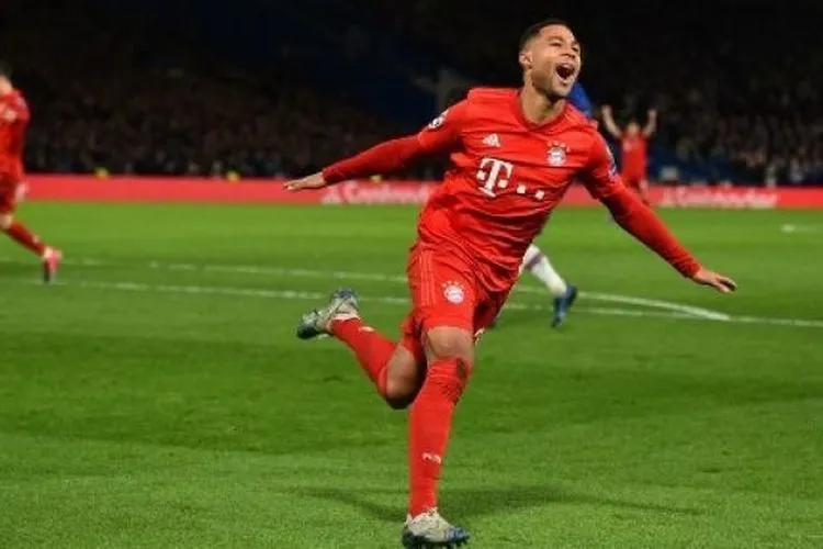 Striker Bayern Munich Serge Gnabry merayakan golnya ke gawang Chelsea pada leg pertama babak 16 besar Liga Champions di Stamford Bridge. (Glyn KIRK / AFP)  --------- Artikel ini sudah Terbit di AyoSemarang.com, dengan Judul Main di Stamford Bridge, Chelsea Dibantai Bayern Munich 0-3, pada URL https://www.ayosemarang.com/read/2020/02/26/52778/main-di-stamford-bridge-chelsea-dibantai-bayern-munich-0-3  Penulis: Adib Auliawan Herlambang Editor : Adib Auliawan Herlambang