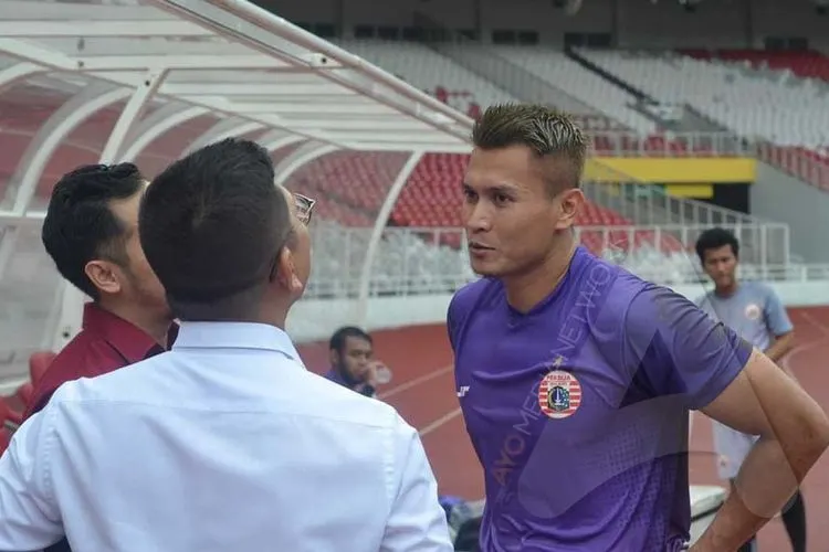 Penjaga gawang Persija Jakarta, Shahar Ginanjar. (Ayojakarta.com/Hendy Dinata)