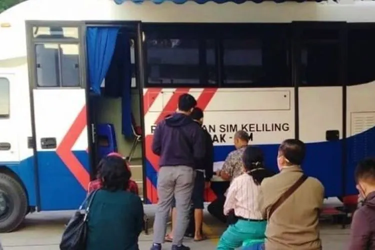 Mobil layanan SIM Keliling. (dok Suara.com)