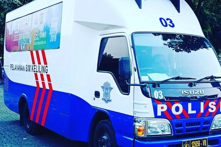 Mobil pelayanan SIM Keliing (@TMCPoldaMetro)