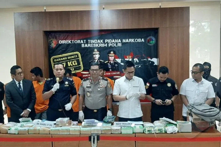 Press rilis pengungkapan sindikat narkoba jaringan malaysia (Ayojakarta.com/Dhika Alam Noor)