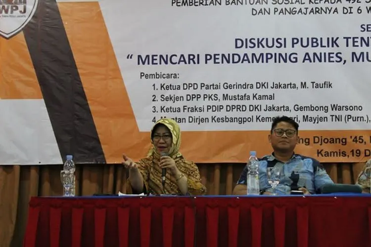 Pengamat politik dari LIPI, Siti Zuhro (kiri). ( Ayojakarta.com/Farsya Adilah Kamalia)