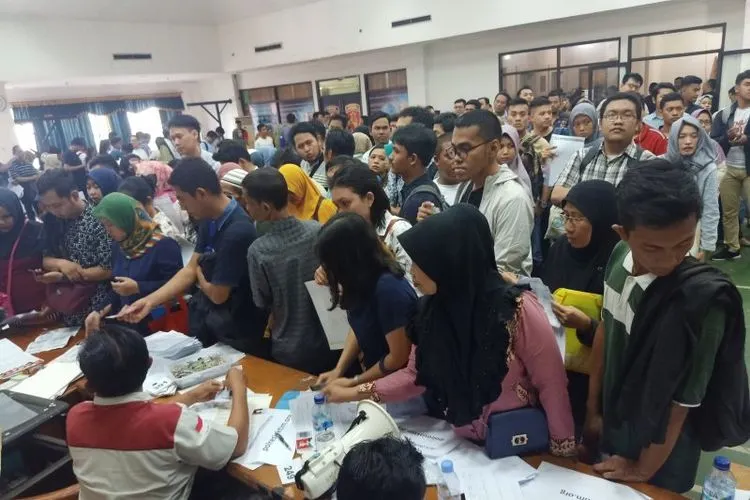 Antrean pemohon SKCK di Mapolres Jakarta Timur/Antara