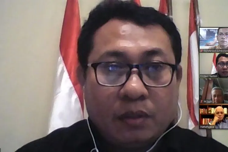 Ketua Umum SMSI, Firdaus, saat berbicara dalam webinar yang diselenggarakan SMSI Pusat dengan menghadirkan Ketua Dewan Pers, Prof. Dr. Mohammad Nuh, dan Wakil Ketua Dewan Penasehat SMSI, Dr. Ir. Hatta Radjasa.