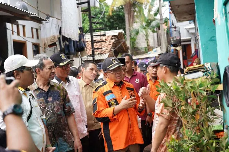 residen Partai Keadilan Sejahtera (PKS) Mohamad Sohibul Iman di di Kelurahan Cipinang Melayu, Kecamatan Makassar, Jakarta Timur, Jumat (3/1/2020) (Humas DPP PKS)