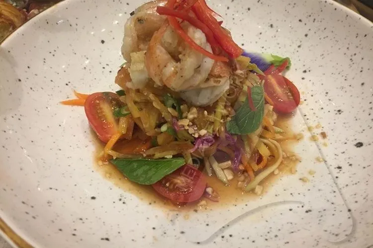 Som Tam with Prawns kreasi Chef Desi di Joe & Dough Gandaria City/Ayojakarta.com