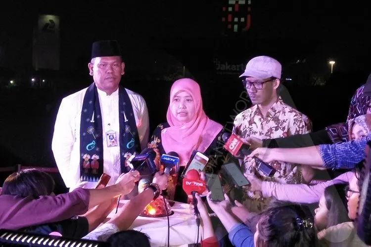 Plt Kepala Dinas Kebudayaan dan Pariwisata (Disbudpar) DKI Jakarta, Sri Haryati usai konferensi pers Video Mapping Monas 2019 di Monas, Gambir, Jakarta, Jumat (20/12/2019). (Ayojakarta.com/Aprilia Rahapit)