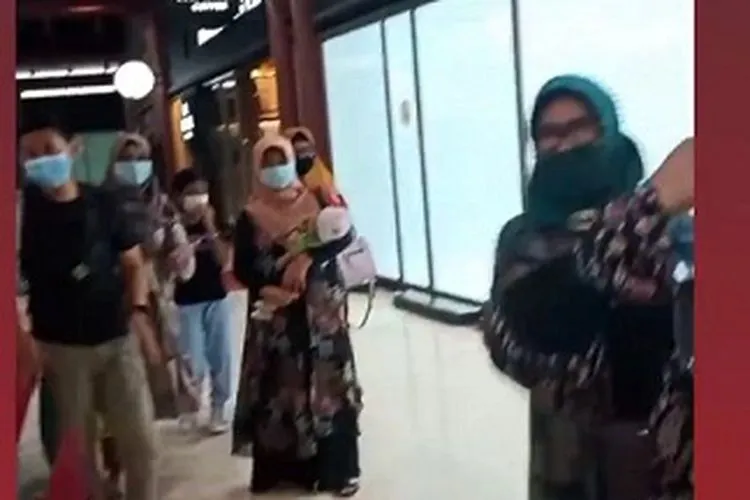 Momen mengharukan dari story Instagram Ratih Windania (instagram @ratihwindania)