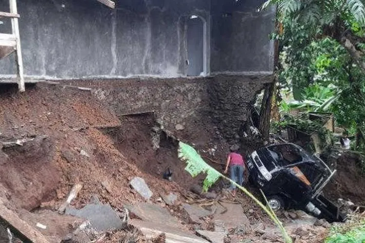 Suasana pascabanjir bandang di Kelurahan Gerem Kecamatan Grogol Kota Cilegon. [Suara.com/Sofyan Hadi]