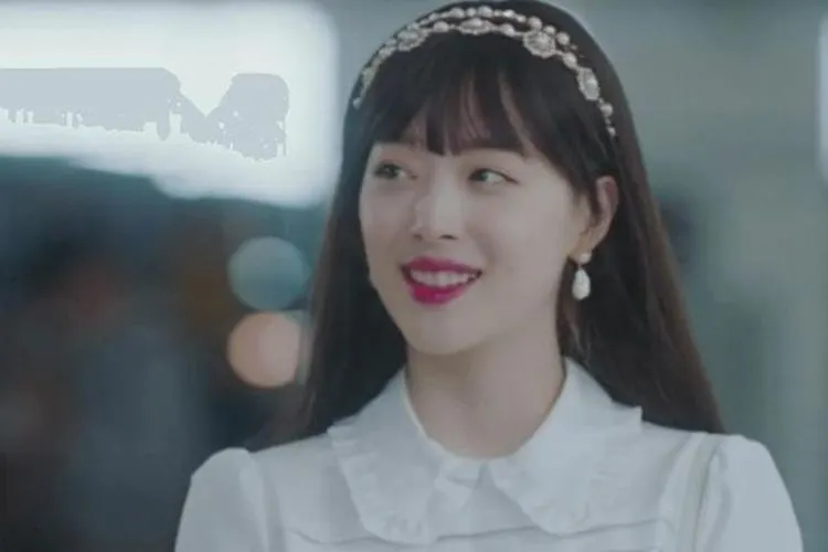Mantan anggota girlband f(x) Sulli/Forbes