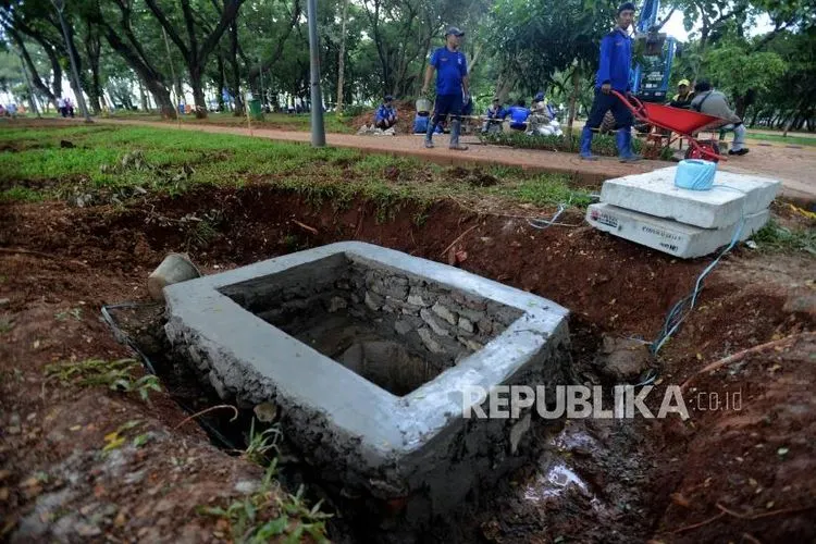 ilustrasi pembuatan sumur resapan/ Republika