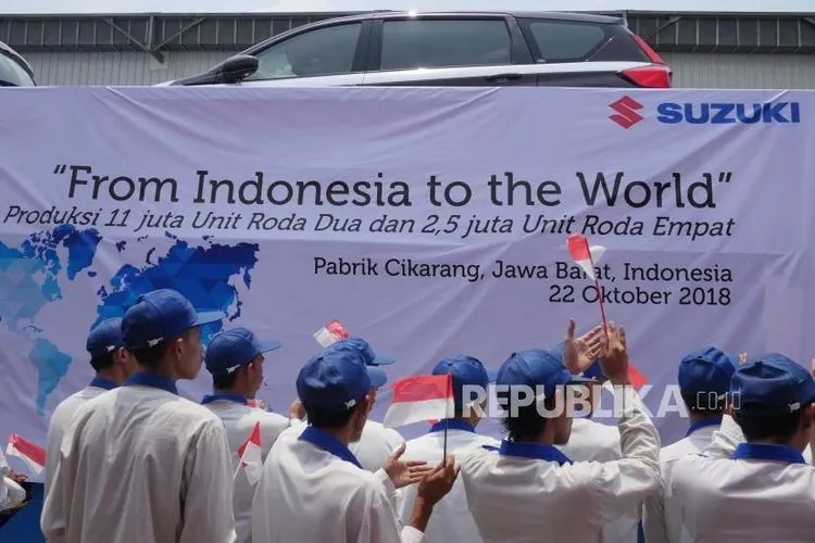 sebagai ilustrasi. Prosesi seremoni ekspor perdana mobil di pabrik PT Suzuki Indomobil Motor (SIM), Cikarang, Kabupaten Bekasi.  Foto: Republika/Edwin Dwi Putranto