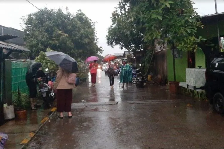 Taman Setia Mekar Bekasi Terendam Banjir Hingga Satu Meter. (Suara.com/Dini Afrianti Efendi)