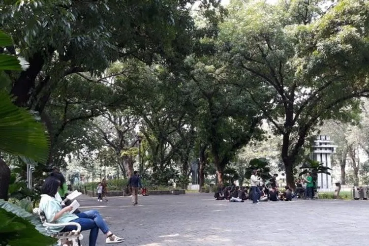 Ilustrasi - Taman Suropati di Jakarta Pusat. (TribunJakarta/Suci Febriastuti)