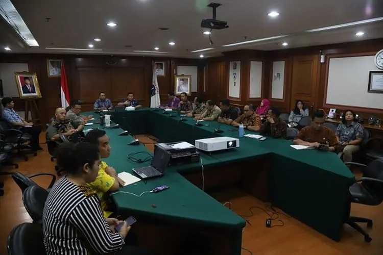 Wali Kota Jakut Sigit Wijatmoko memimpin rapat evaluasi genangan di Kantor Wali Kota Jakut (utara.jakarta.go.id)