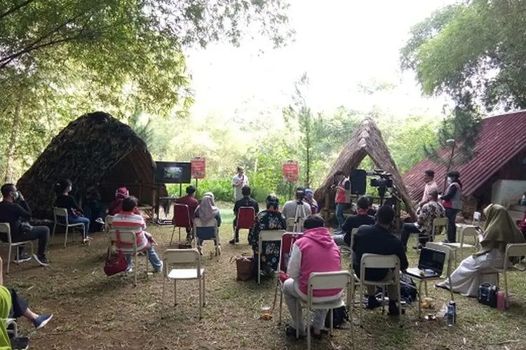 Wali Kota Bogor, Bima Arya melantik Relawan Temanco di Sekolah Alam Bogor, Kelurahan Tanah Baru, Kecamatan Bogor Utara. (dok)