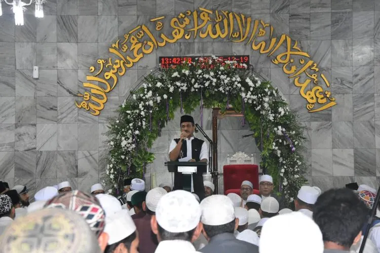Wali Kota Jaktim M. Anwar menghadiri Peringatan Maulid Nabi Muhammad SAW di Masjid Jami At-Taubah, Cipinang Cempedak (timur,jakarta.go.id)