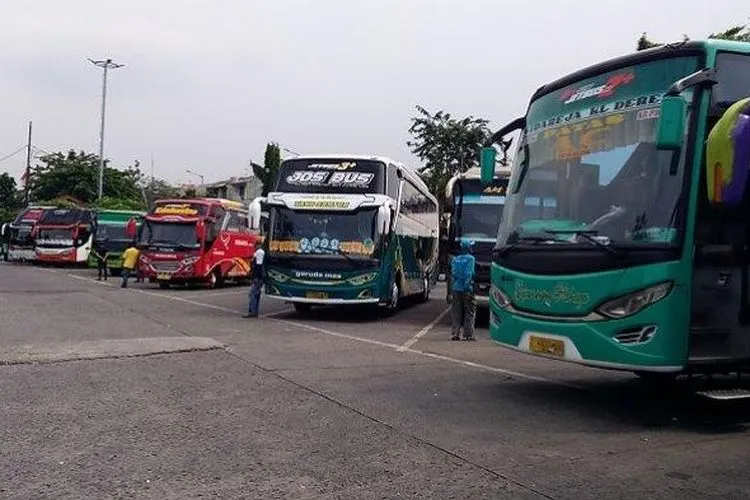 Suasana Terminal Kalideres, Jakarta Barat, pada Jumat (27/3/2020). (Warta Kota/Desy Selviany)