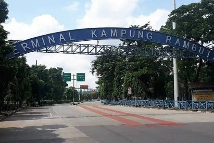 Suasana Terminal Kampung Rambutan imbas larangan mudik lebaran 2020. (Suara.com/Welly)