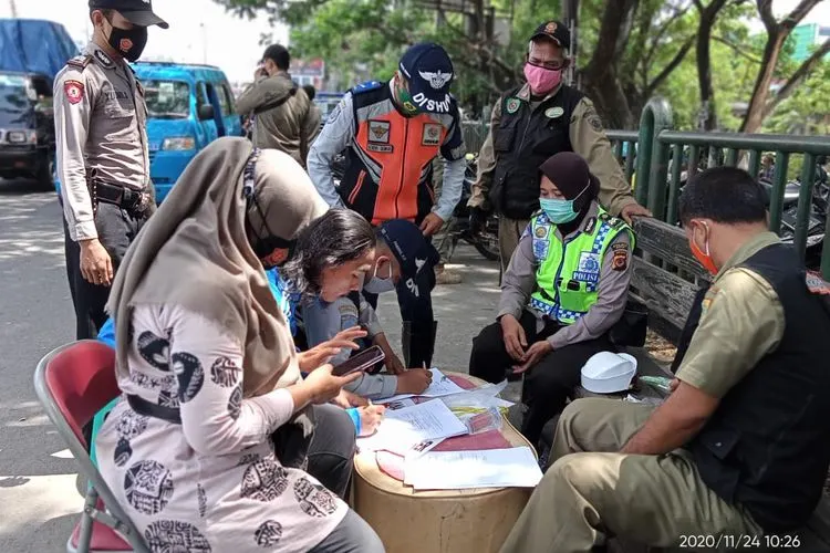 Sebanyak 200 teguran dilakukan aparat gabungan dalam Operasi Yustisi di Kabupaten Bogor / dok