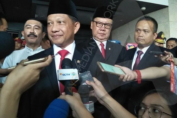 Mendagri Tito Karnavian dan Menpan RB, Tjahjo Kumolo/Ayojakarta.com