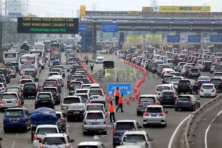 Suasana di Tol Jakarta-Cikampek (Sindonews.com)