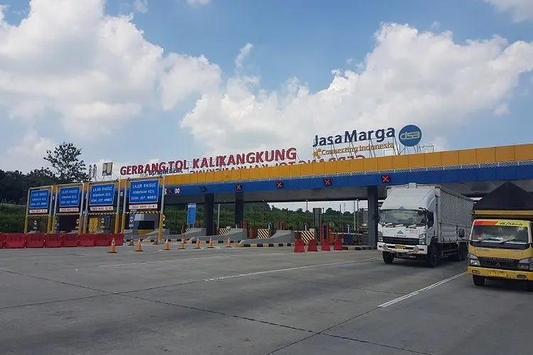 Suasana Gerbang Tol Kalikangkung, Semarang, Minggu (26/4/2020). (Arie Widiarto/Ayosemarang.com)