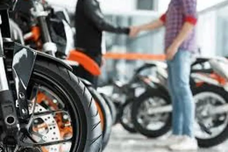 Ilustrasi transaksi tukar tambah motor